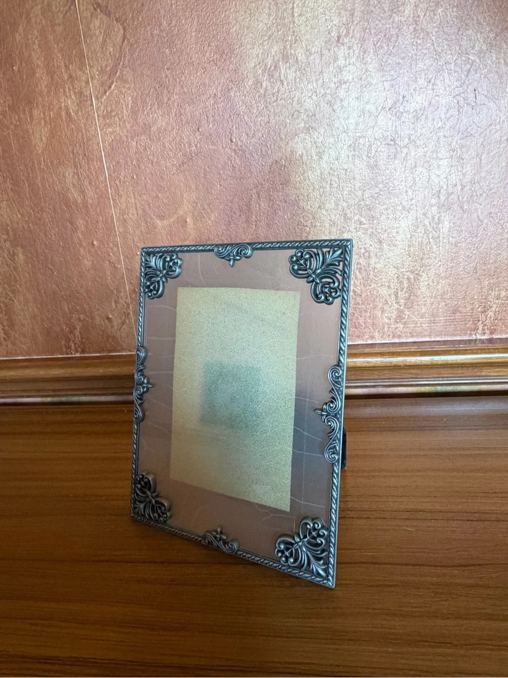 Malden International 4x6 Glass Floating Picture Frame Ornate Pewter Tabletop VTG